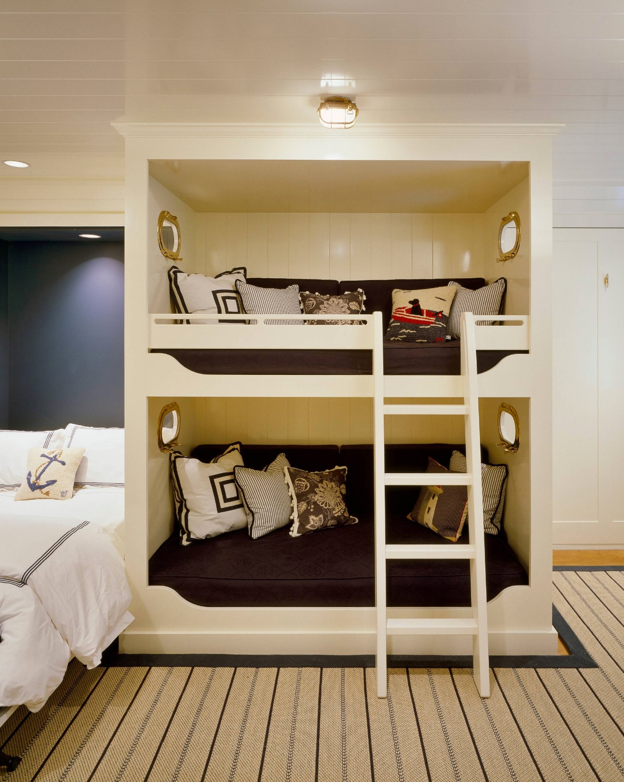 Built in bunkbeds like this are a great solution if you have a large ...