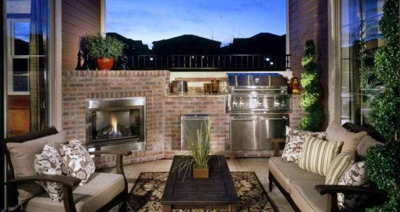 You don’t have to have a huge patio to create a great outdoor space for relaxing…