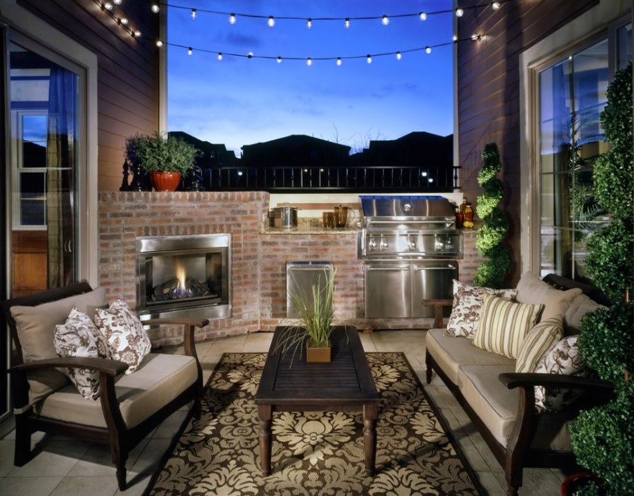 You don’t have to have a huge patio to create a great outdoor space for relaxing…