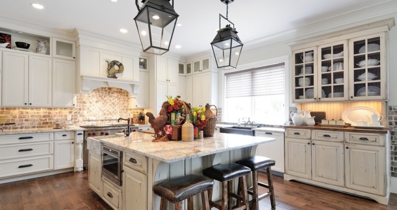 Are you a fan of this bright and open kitchen space?…