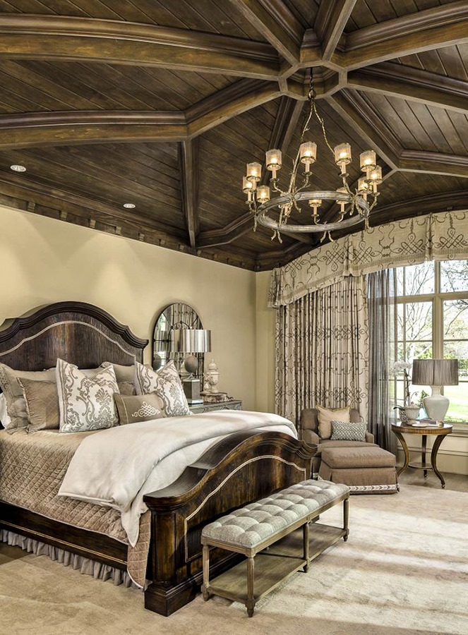 We’d love to snuggle up in this big comfy bed right now……