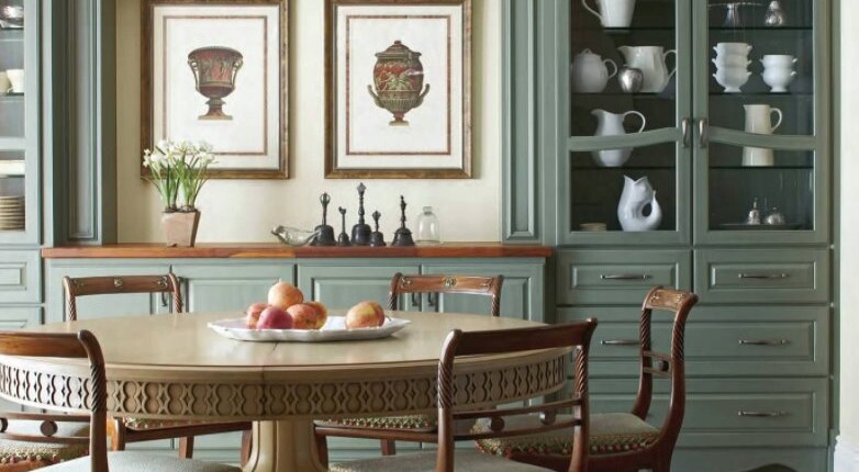 We’re in love with these gorgeous built-in cabinets in this dining room! It’s pe…