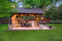 Would you like an outdoor space like this in your backyard?  It would be hard no…